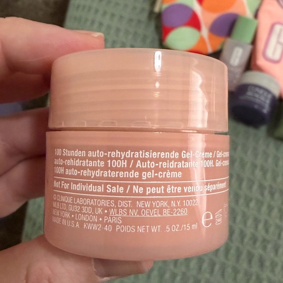 Clinique bundle of travel size items all New - Picture 7 of 10